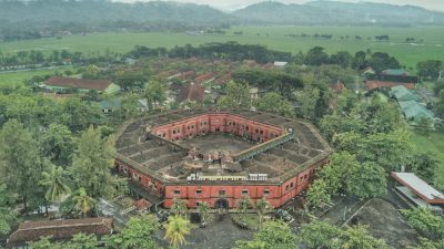 Strategi Benteng Stelsel dalam Perang Kolonial Belanda di Indonesia, Persempit Ruang Gerak Pangeran Diponegoro