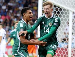 Irlandia Utara Kejutkan Denmark dengan Kemenangan 2-0